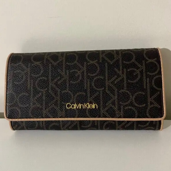Calvin Klein Wallet - Picture 1 of 8
